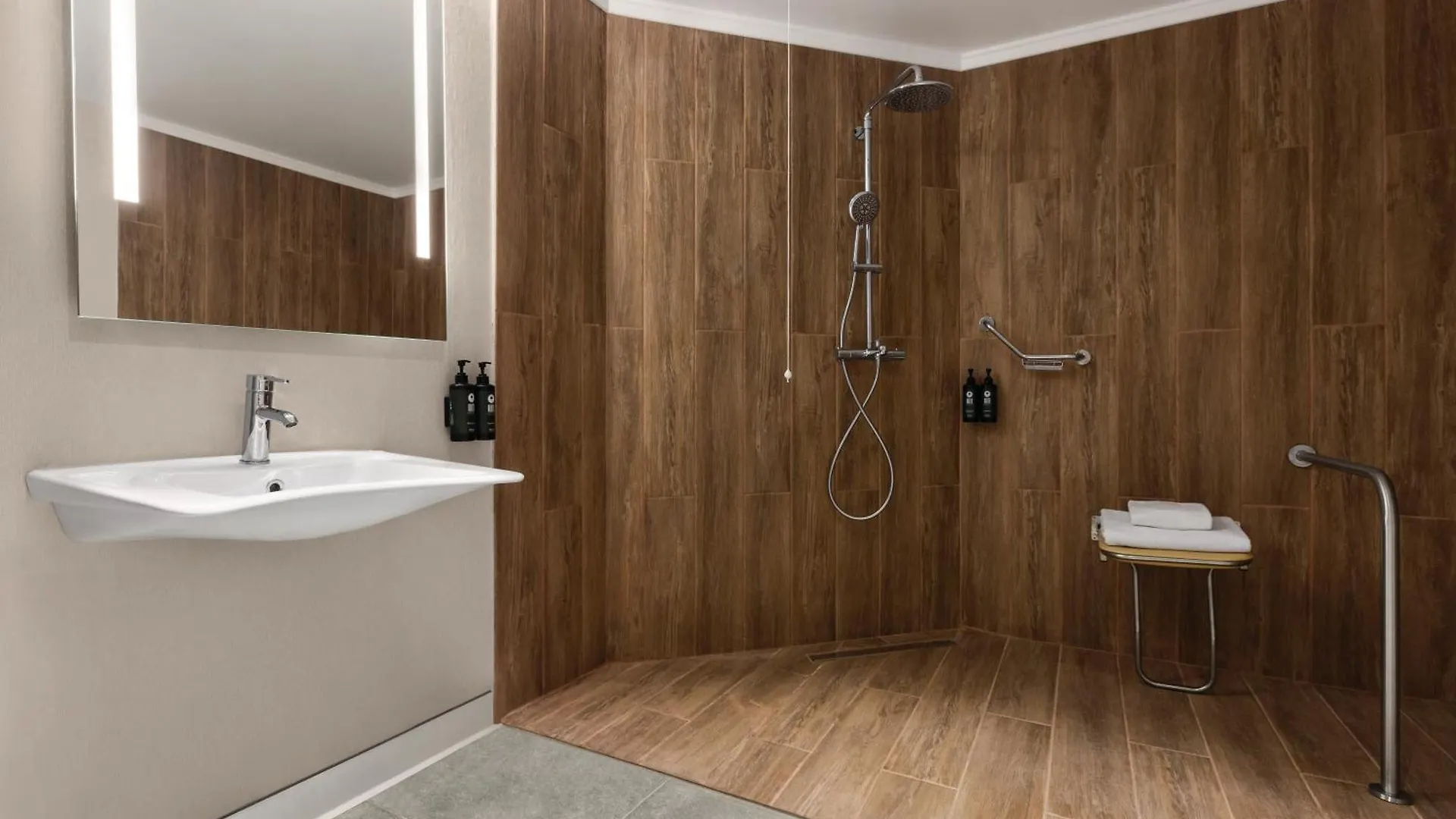 Ramada Encore By Wyndham Istanbul Arnavutkoy Отель